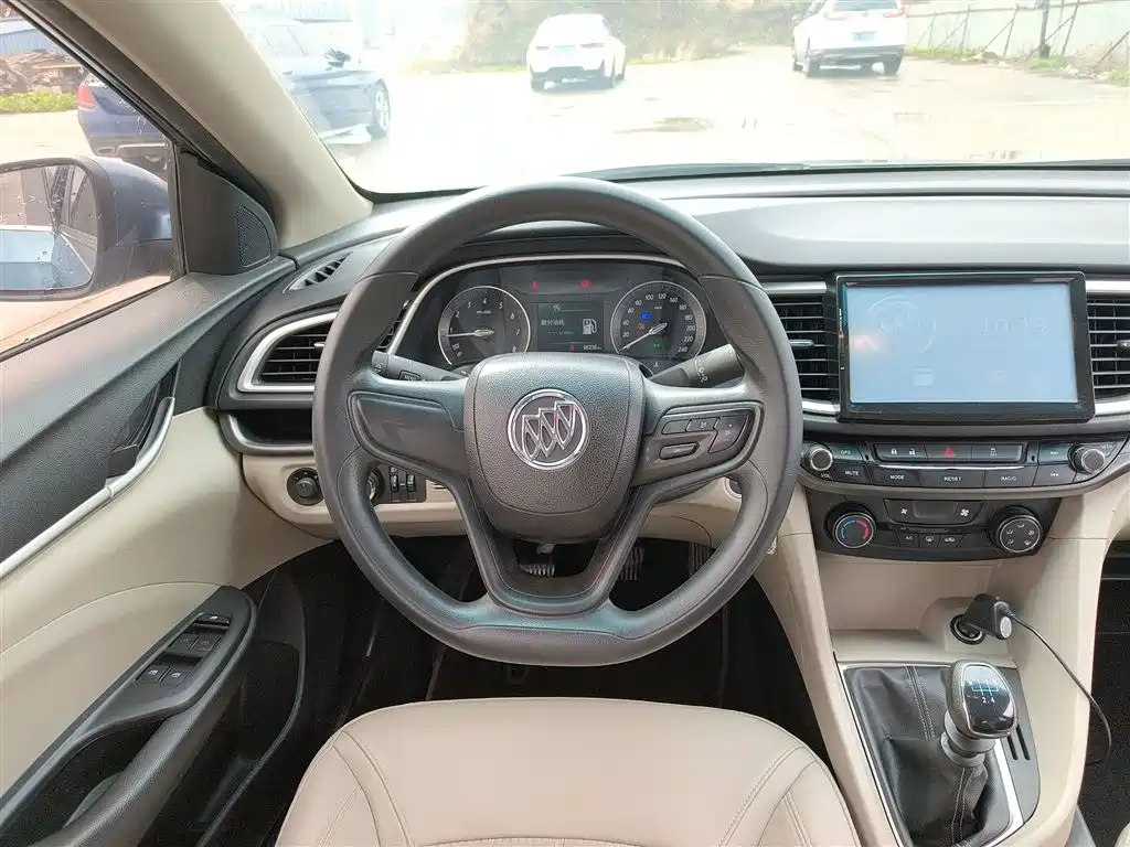 Buick Excelle 2016 — фото 11
