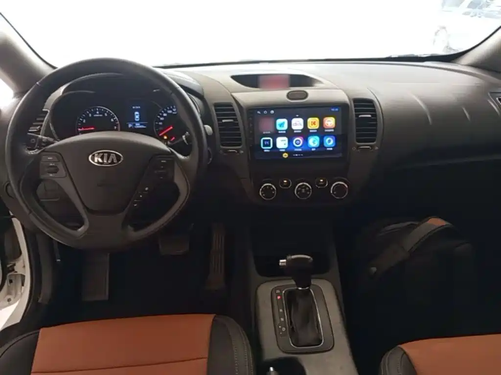 Kia K3 2015 — фото 10