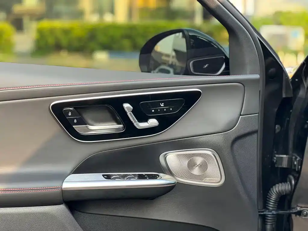 Mercedes-Benz GLC AMG 2026 — фото 11