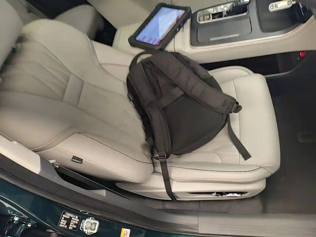 GAC Motor Trumpchi GS8 2022 — фото 25
