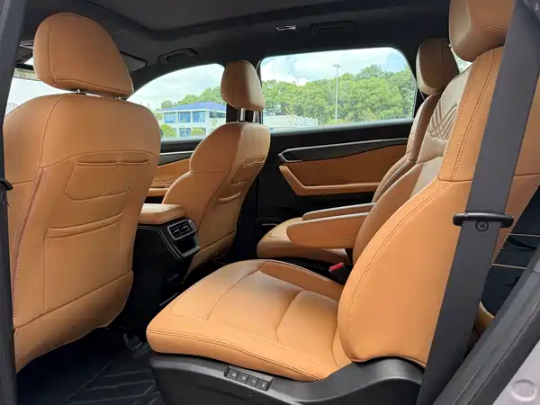 Geely Haoyue L 2025