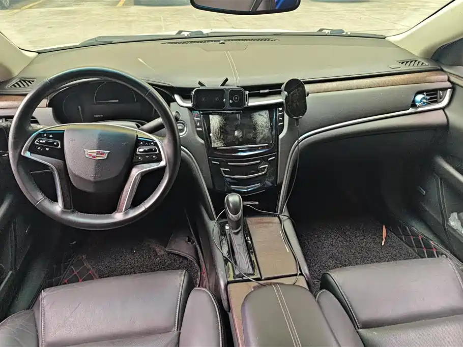 Cadillac XTS 2018 — фото 12