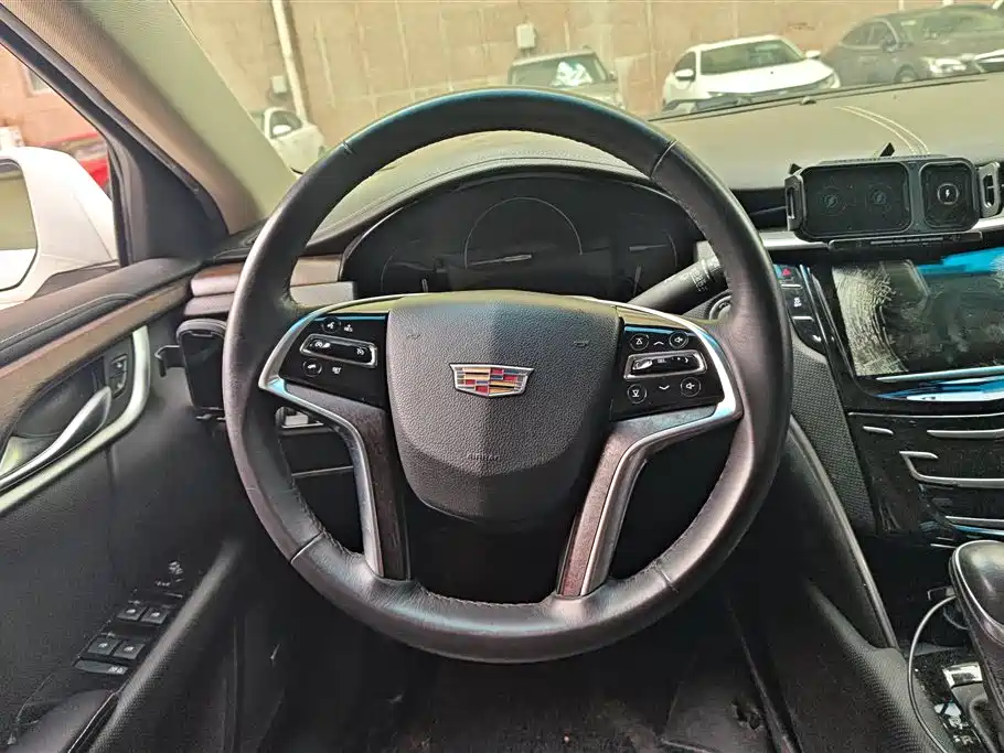Cadillac XTS 2018 — фото 15