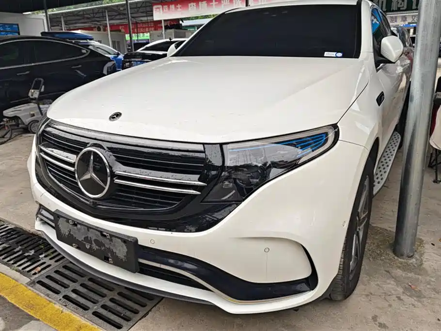 Mercedes-Benz EQC 2020 — фото 1
