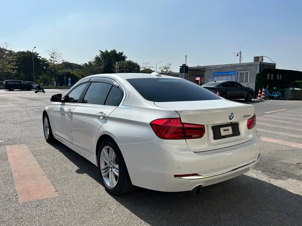 BMW 3 Series 2016 — фото 19