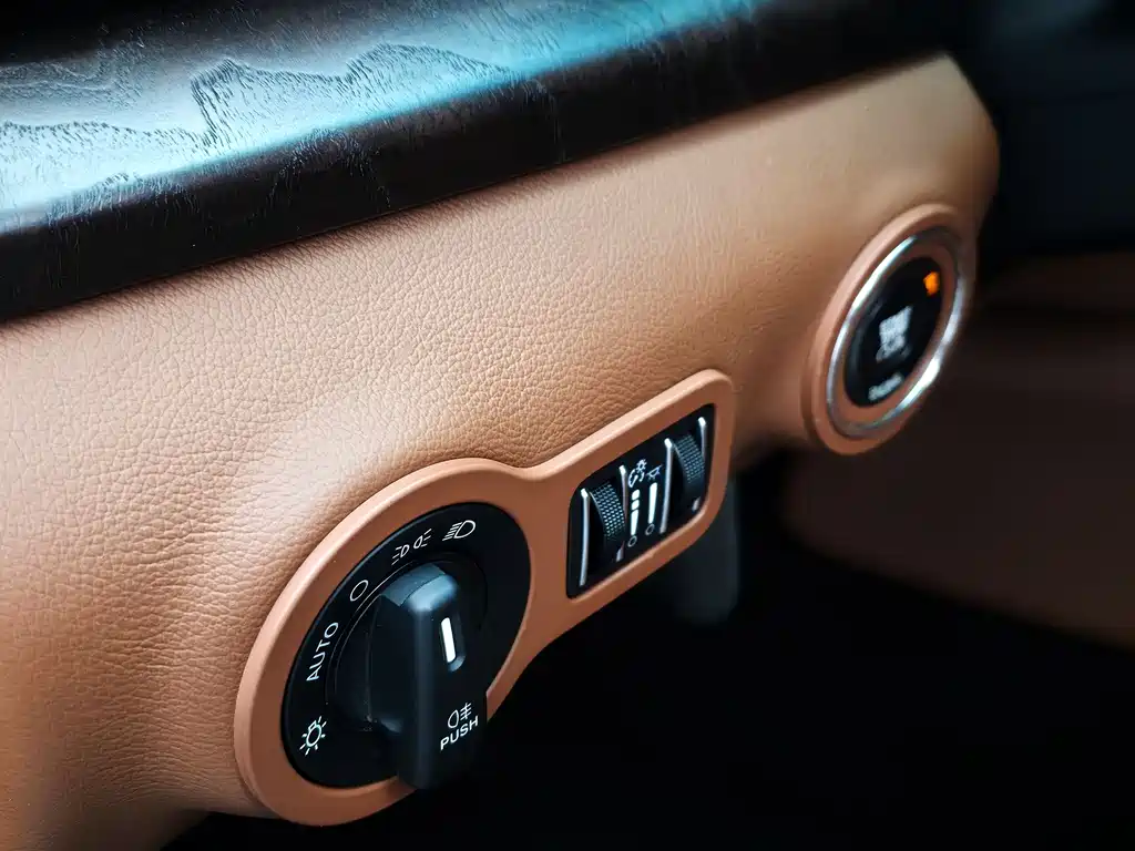 Maserati Quattroporte 2015 — фото 16