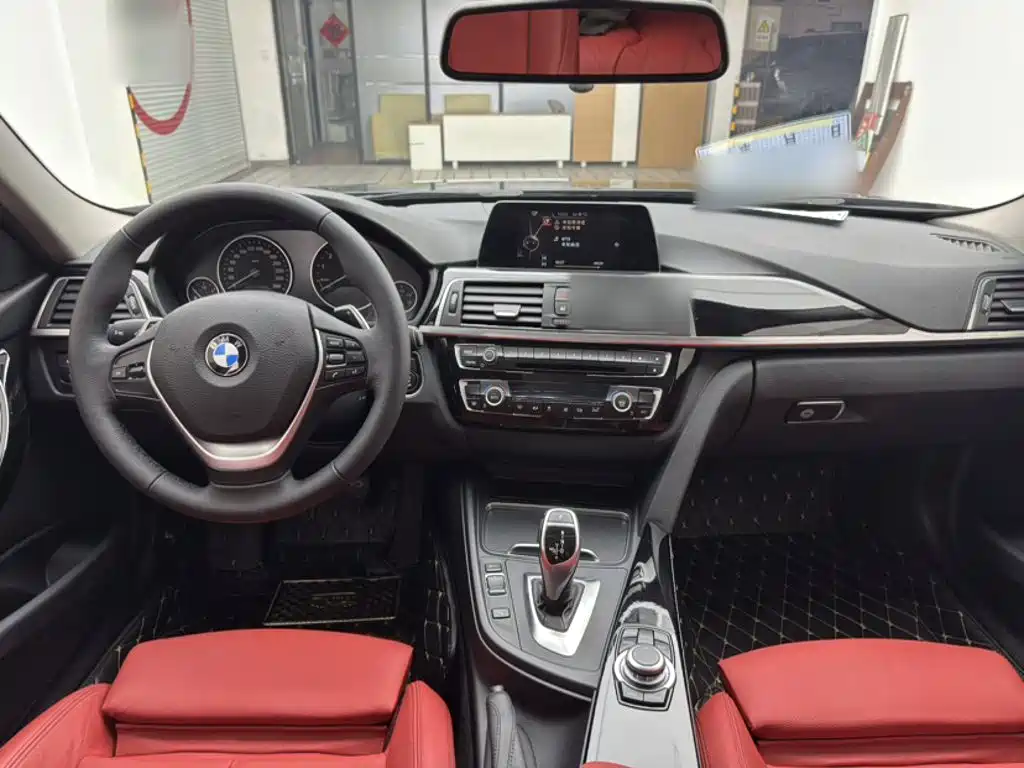 BMW 3 Series 2017 — фото 13