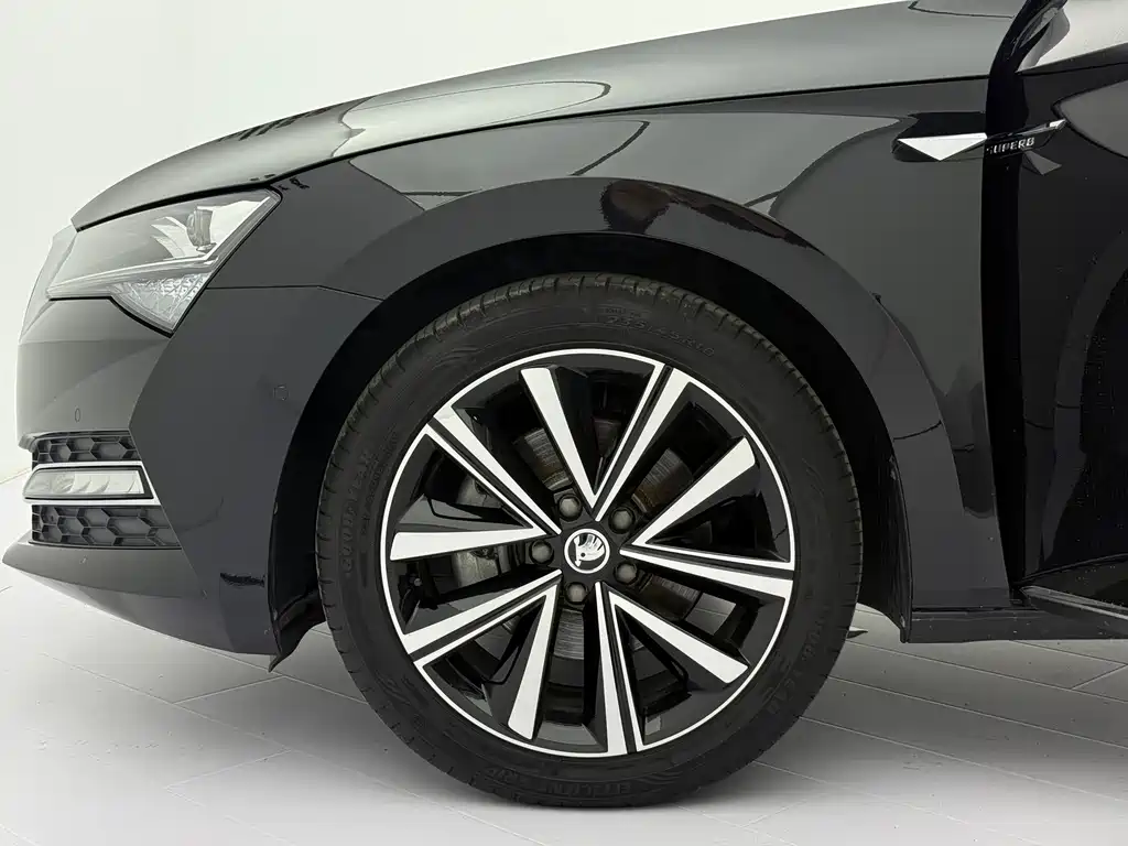 Skoda Superb 2024 — фото 21