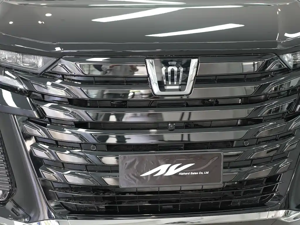 Toyota Vellfire — фото 18