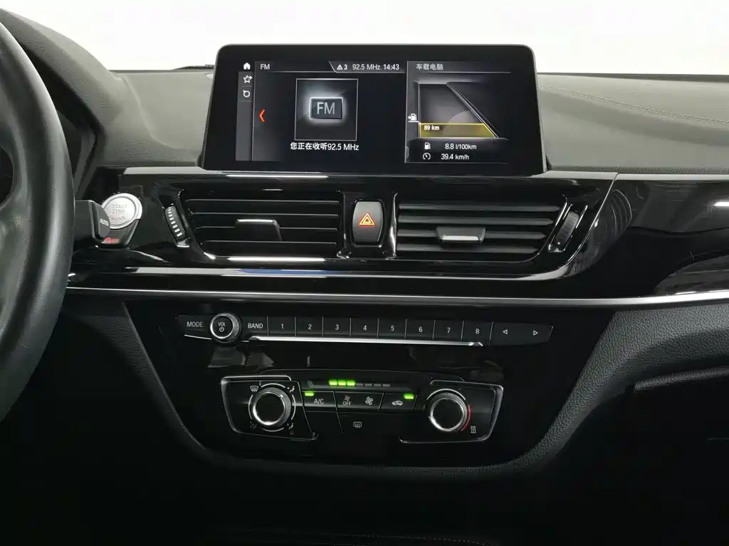 BMW 1 Series 2021 — фото 12