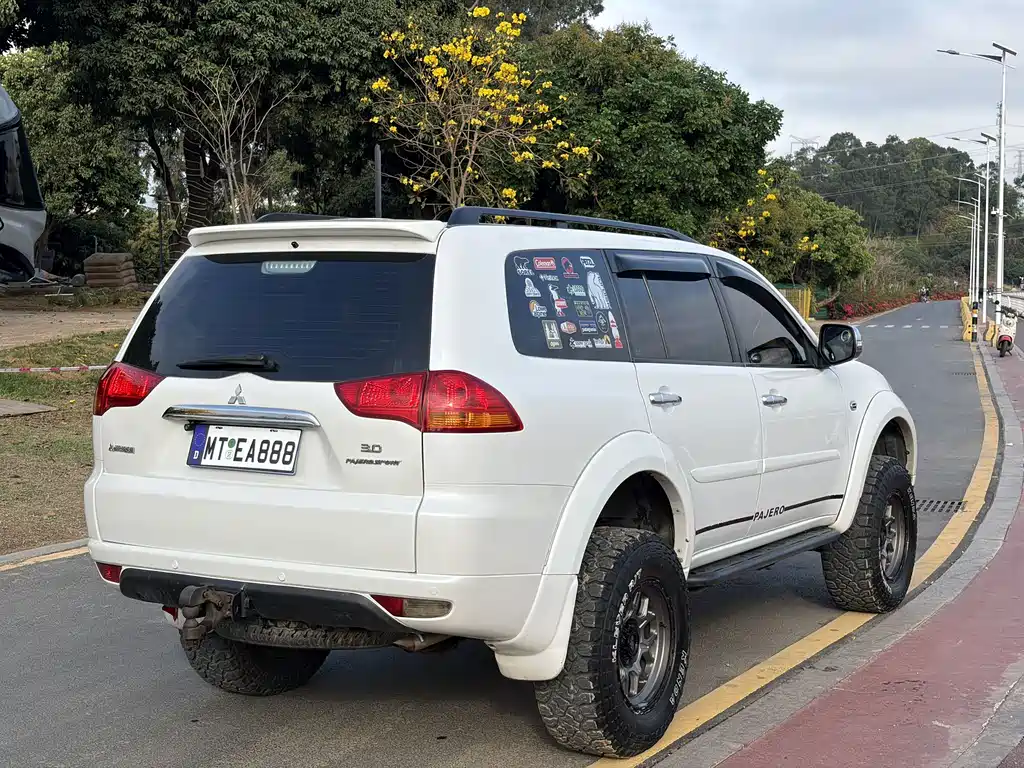 Mitsubishi Pajero Sport 2014 — фото 14