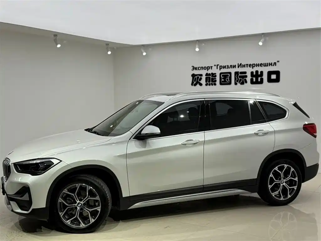 BMW X1 2022 — фото 1