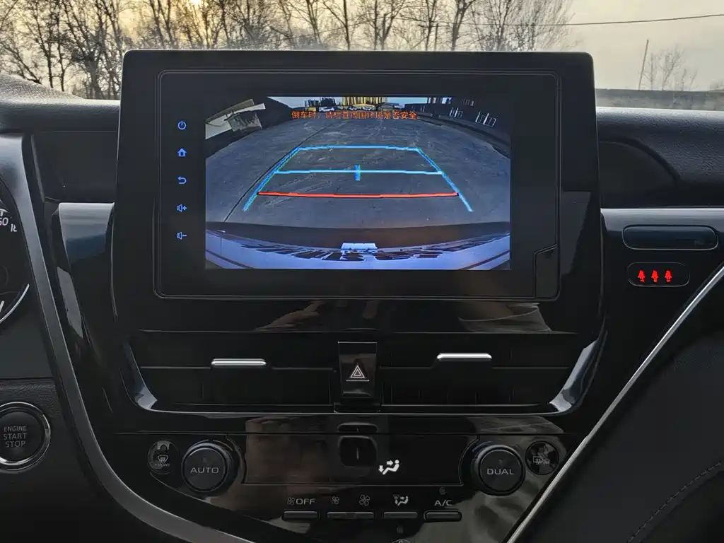 Toyota Camry 2022 — фото 13