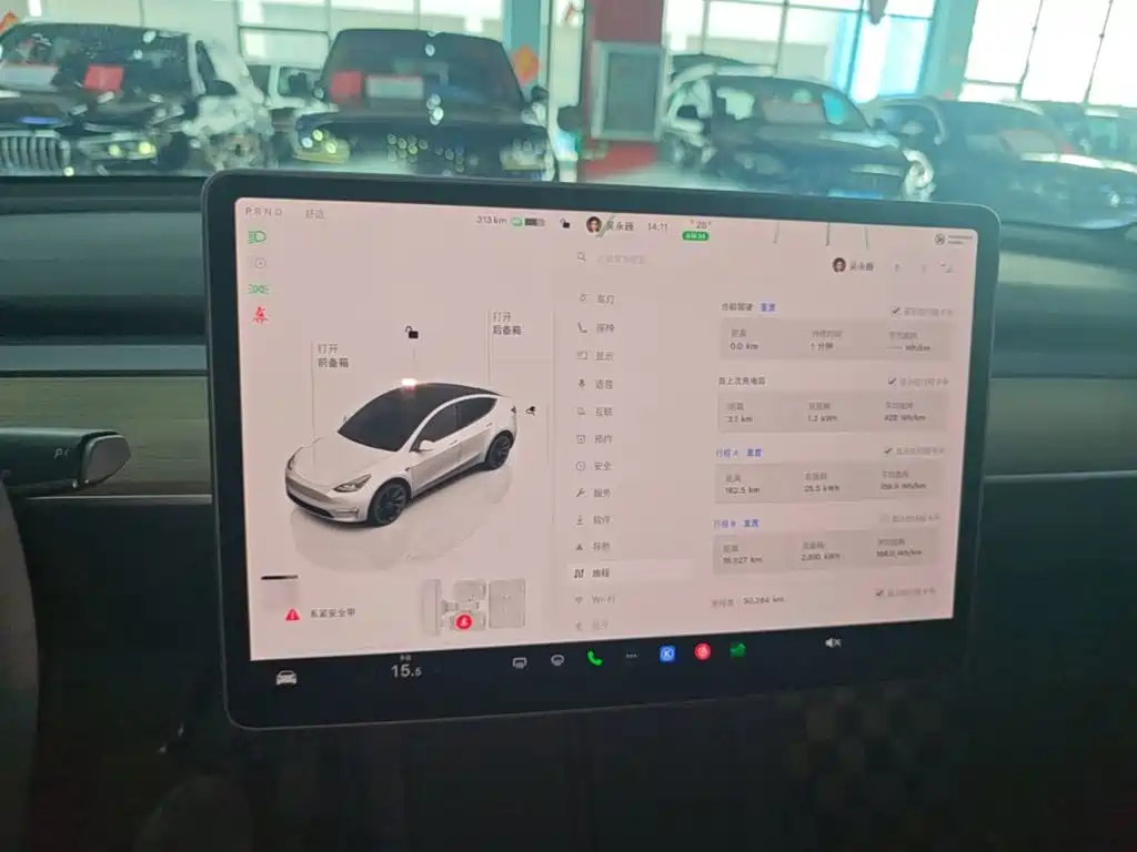 Tesla Model Y 2022 — фото 13
