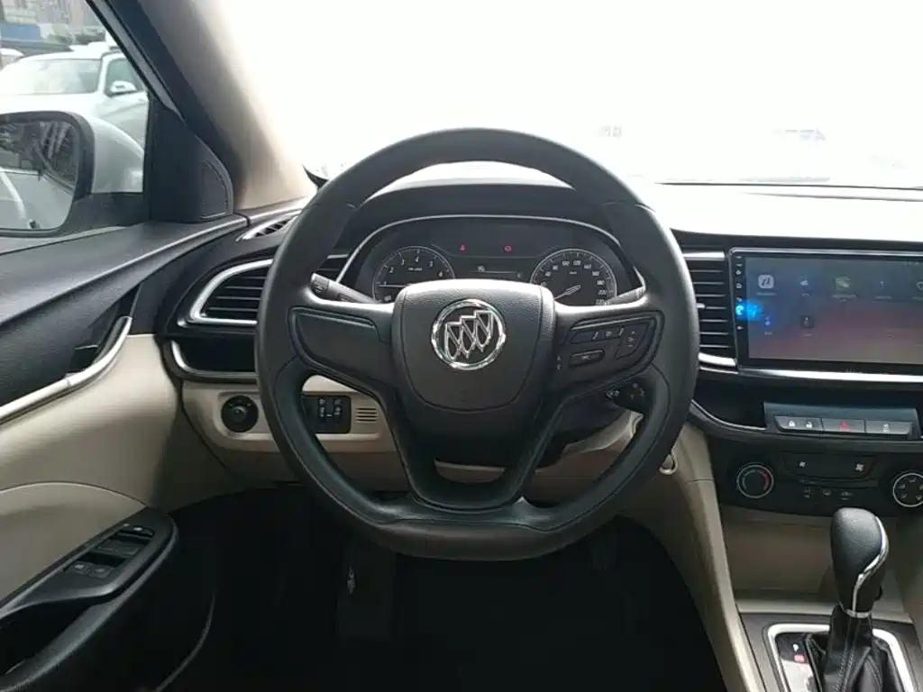 Buick Excelle 2016 — фото 11