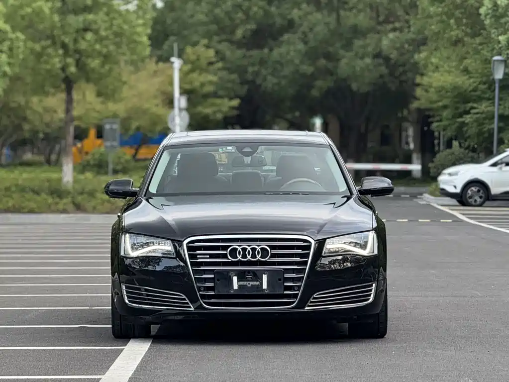 Audi A8 2013 — фото 2