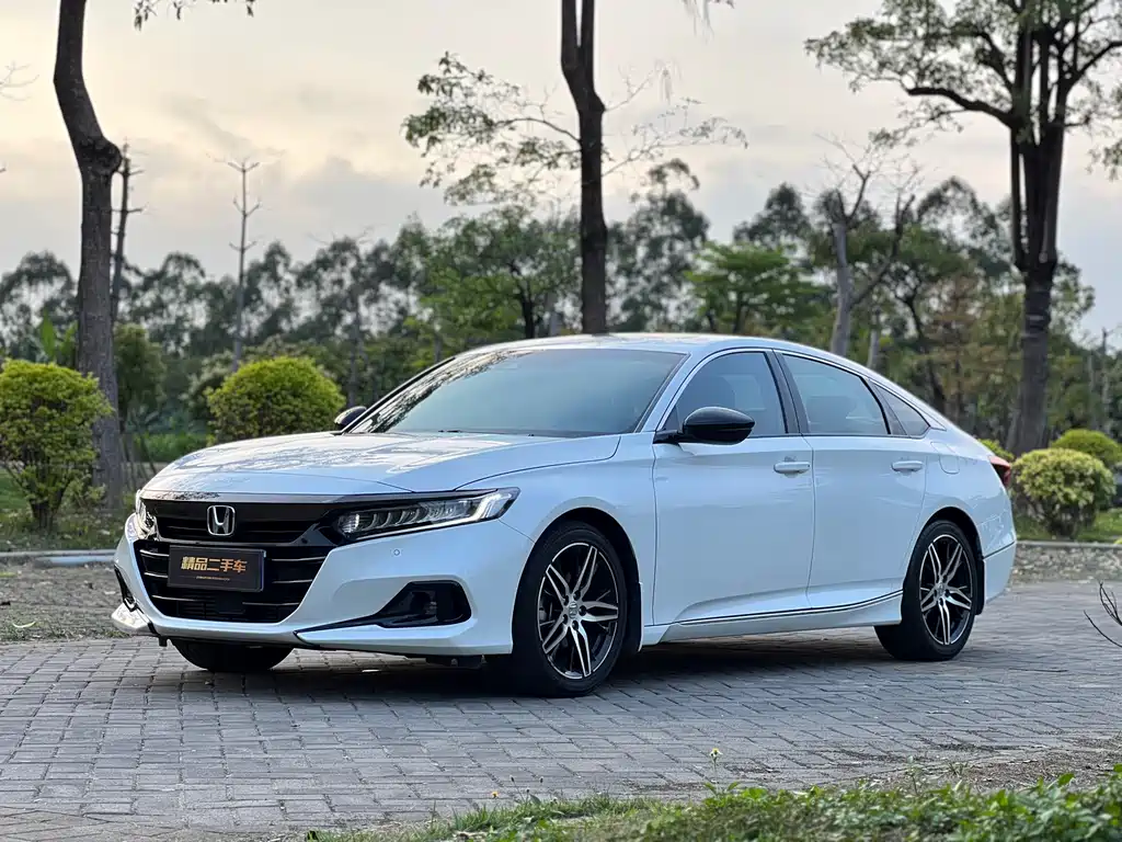 Honda Accord 2022 — фото 1