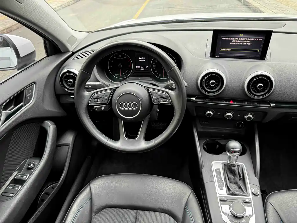 Audi A3 2021 — фото 10