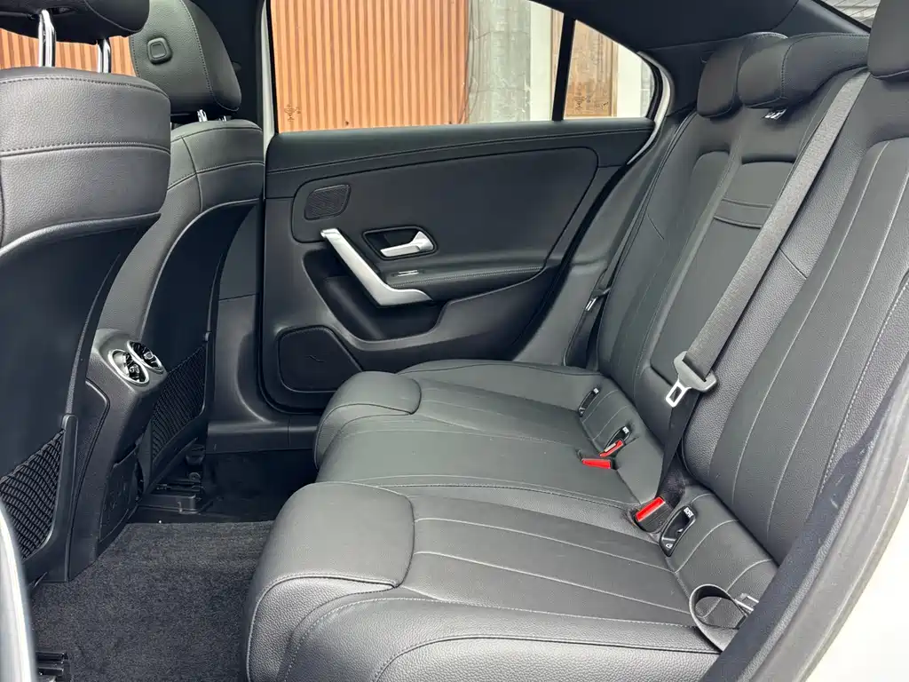Mercedes-Benz A-Class 2020 — фото 10