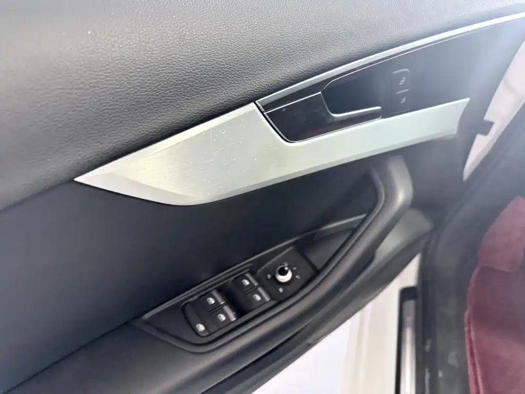 Audi A4L 2018 — фото 10