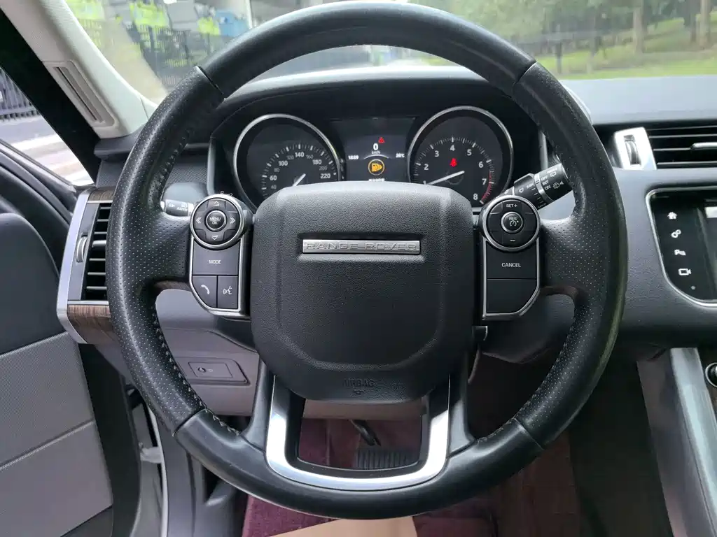 Land Rover Range Rover Sport 2016 — фото 10
