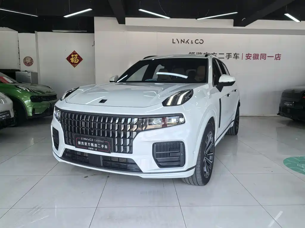 Lynk & Co 09 EM-P 2023 — фото 1