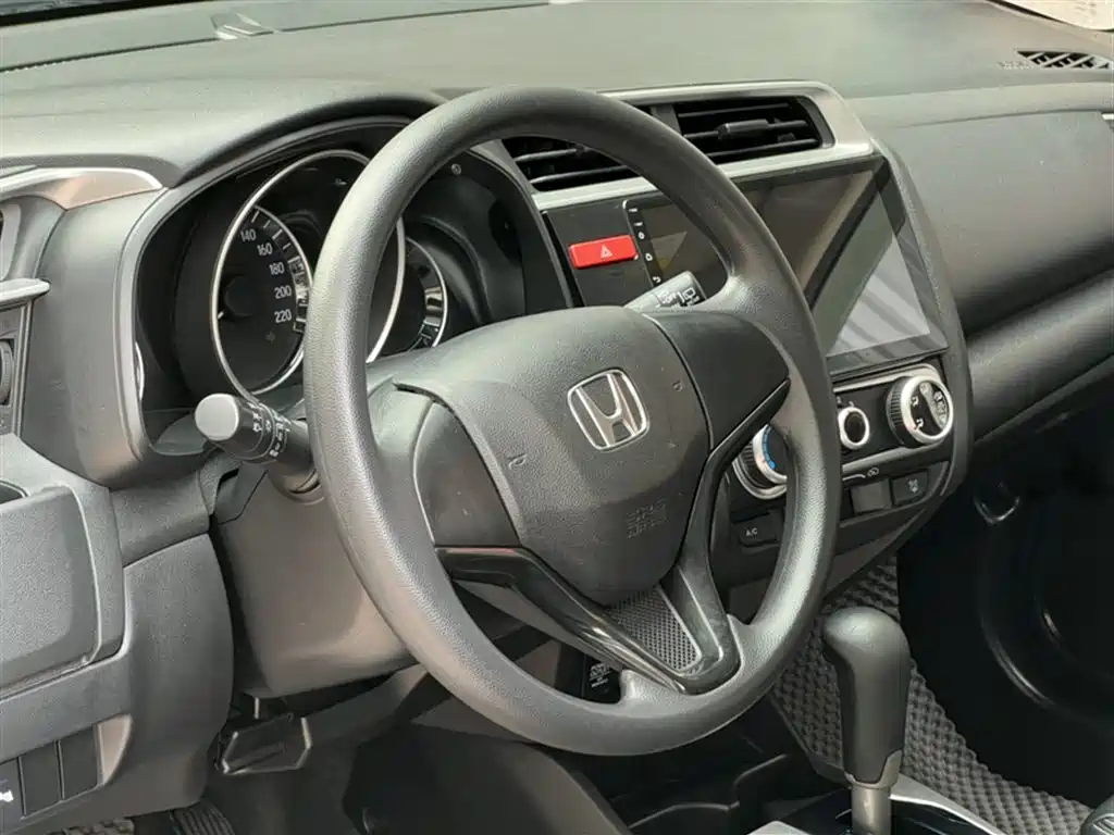 Honda Fit 2017 — фото 12