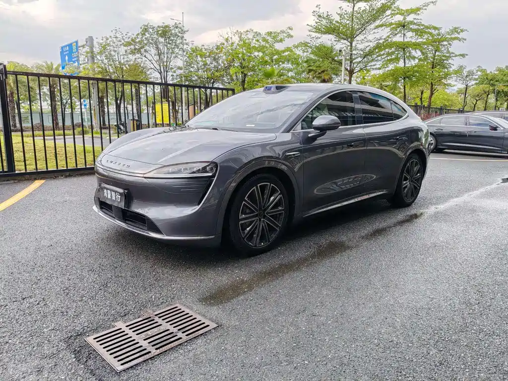Luxeed Zhijie R7 2026