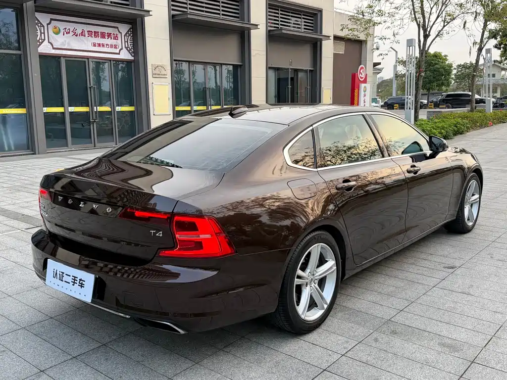 Volvo S90 2017 — фото 12