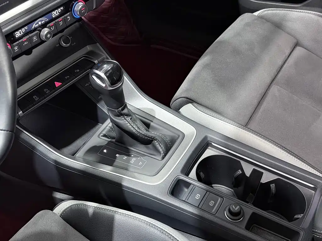 Audi Q3 2023 — фото 14