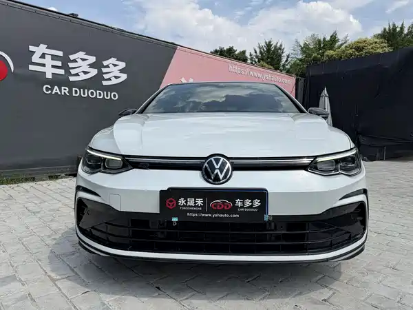 Volkswagen Golf 2021
