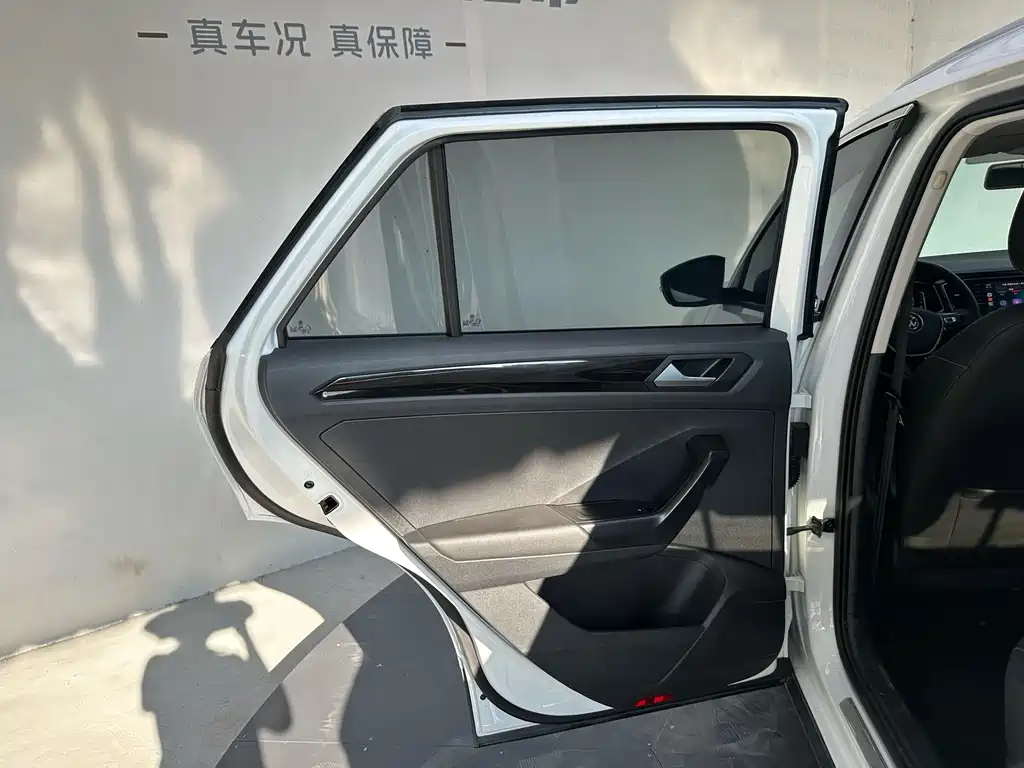 Volkswagen T-Roc 2022 — фото 31