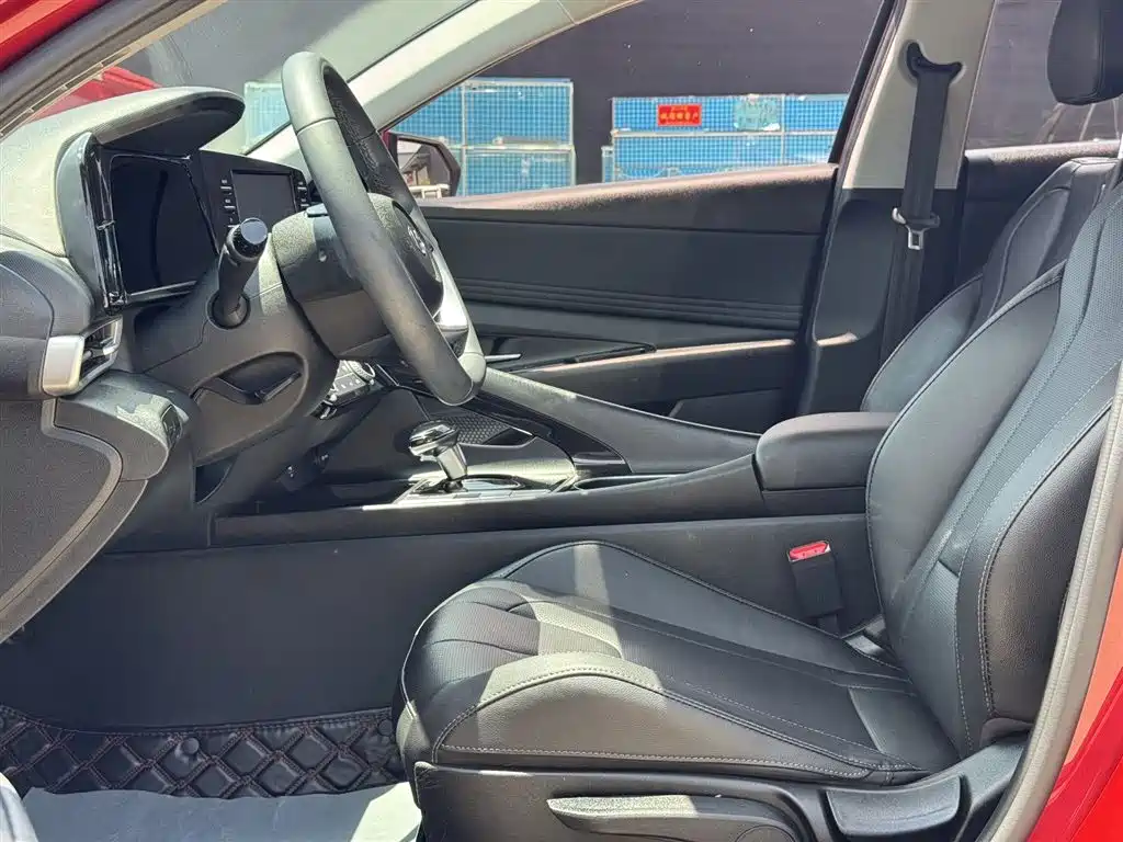 Hyundai Elantra 2023