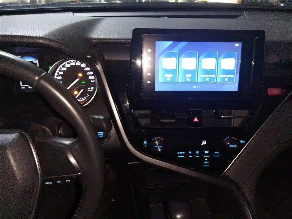 Toyota Camry 2023 — фото 10