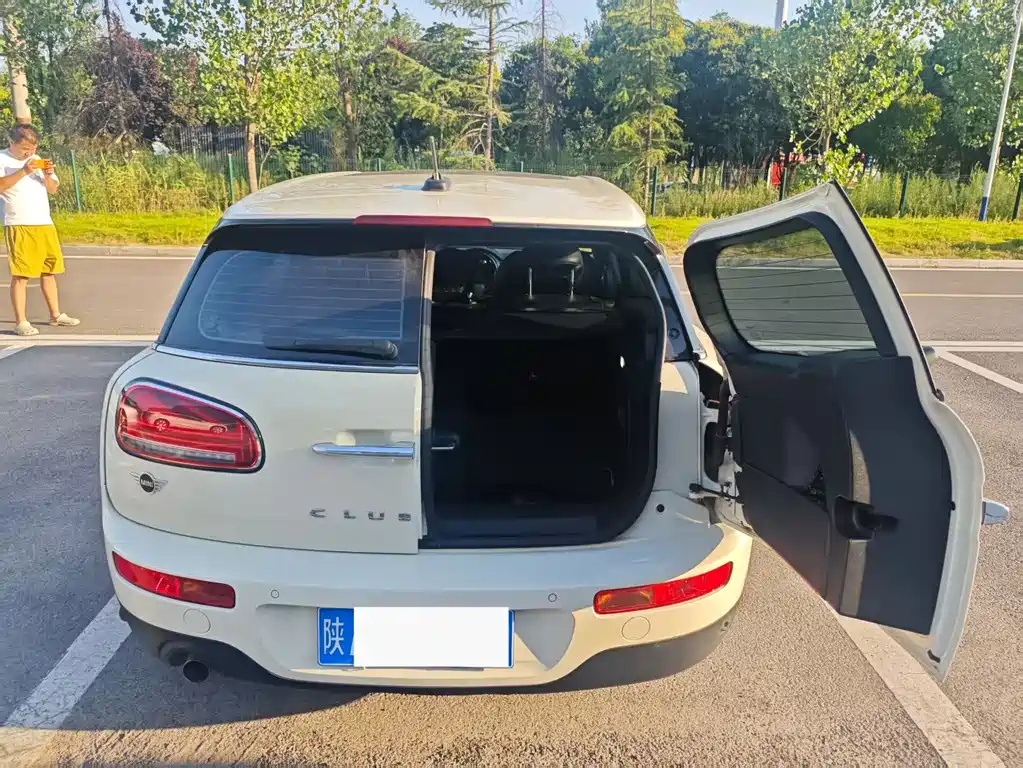 MINI Clubman 2020 — фото 10