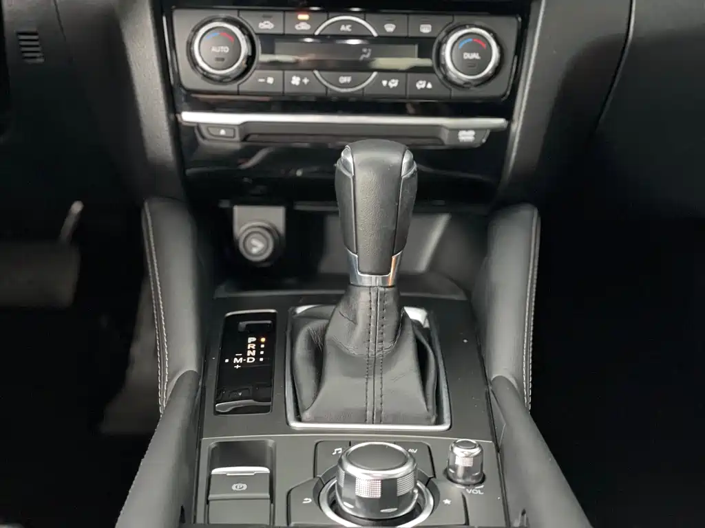 Mazda Atenza 2018 — фото 19