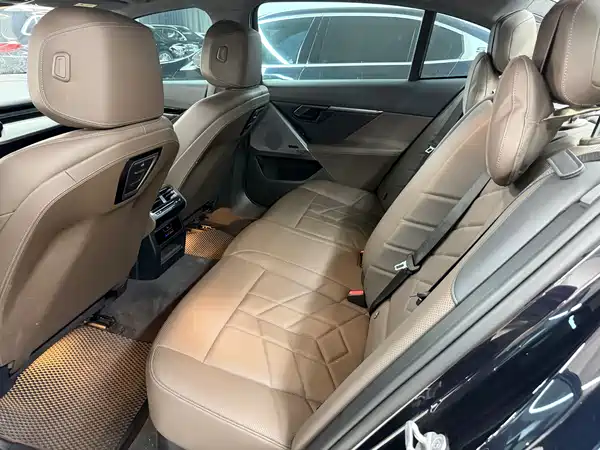 BMW 5 Series 2025