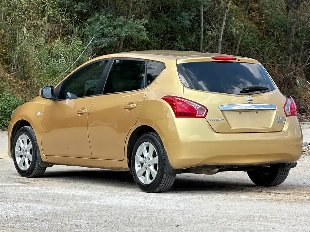 Nissan Tiida 2012
