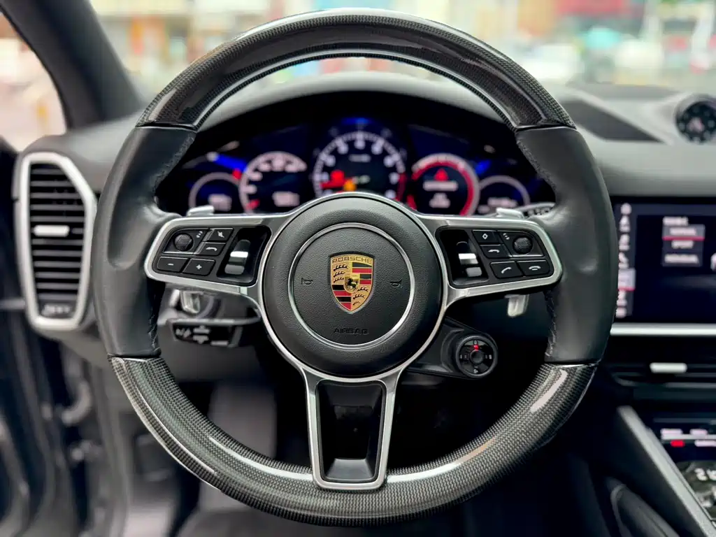 Porsche Cayenne 2019 — фото 12