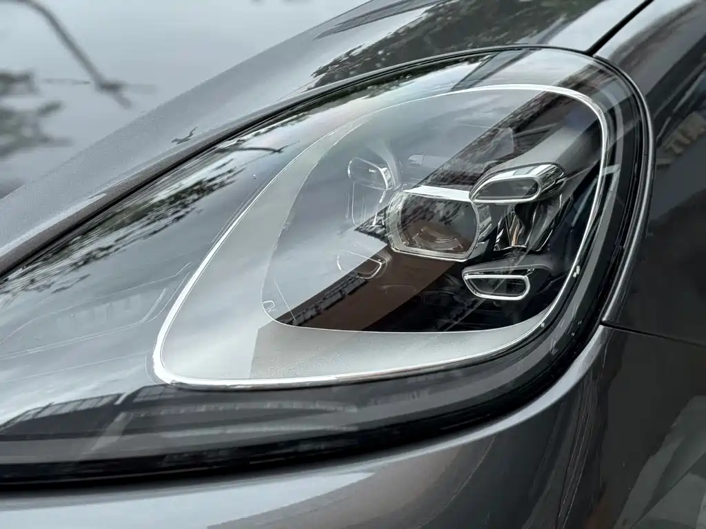 Porsche Cayenne 2019 — фото 10