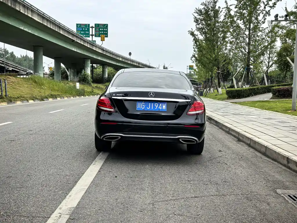 Mercedes-Benz E-Class 2019 — фото 11