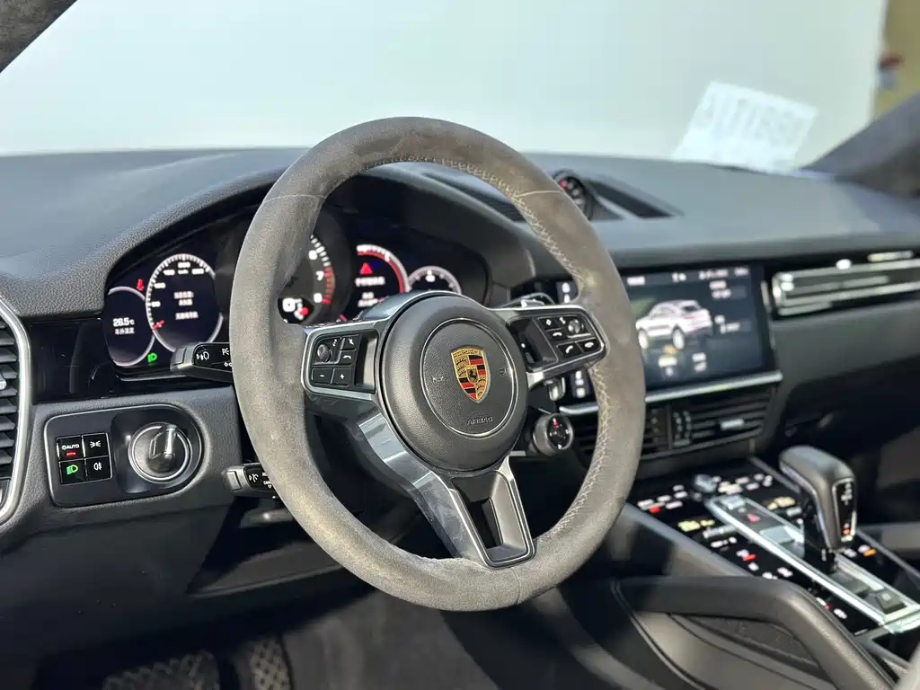 Porsche Cayenne 2020 — фото 16