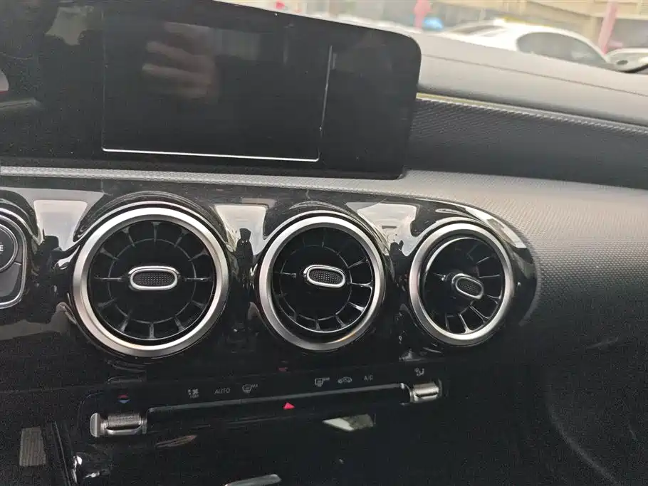 Mercedes-Benz A-Class 2020 — фото 13