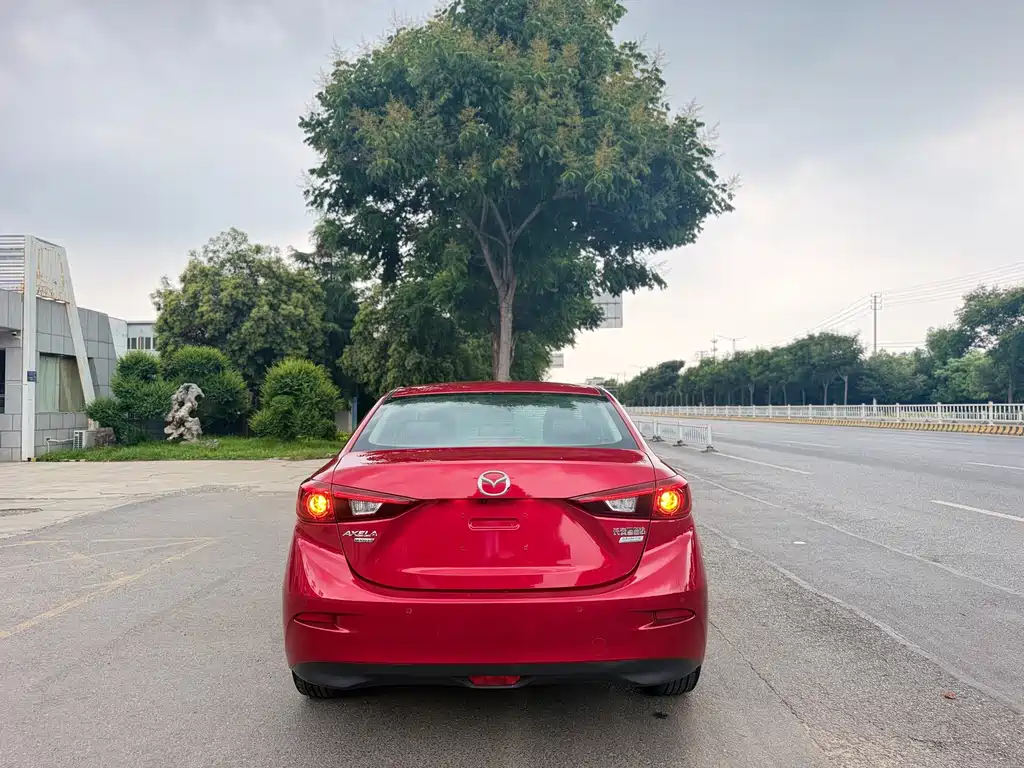 Mazda 3 Axela 2018