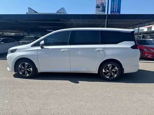 GAC Trumpchi M6 2022