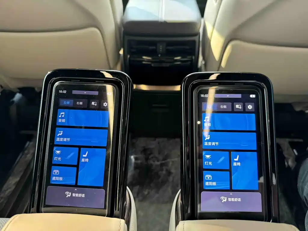 Toyota Alphard 2024 — фото 4