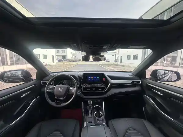 Toyota Crown Kluger 2023
