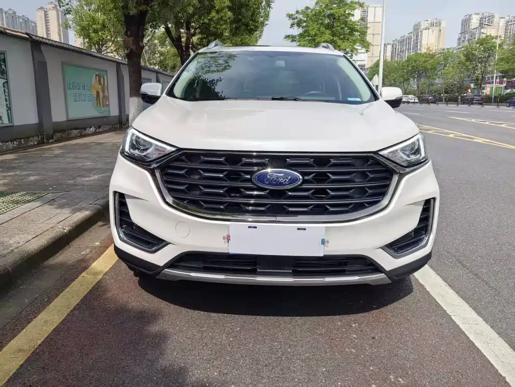 Ford Edge 2021 — фото 1