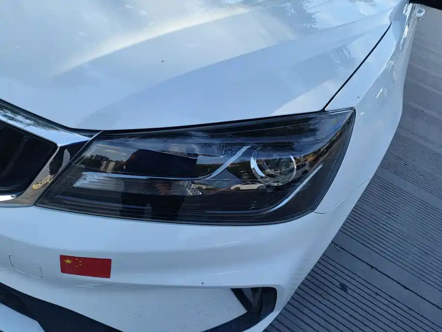 Geely Emgrand 2021