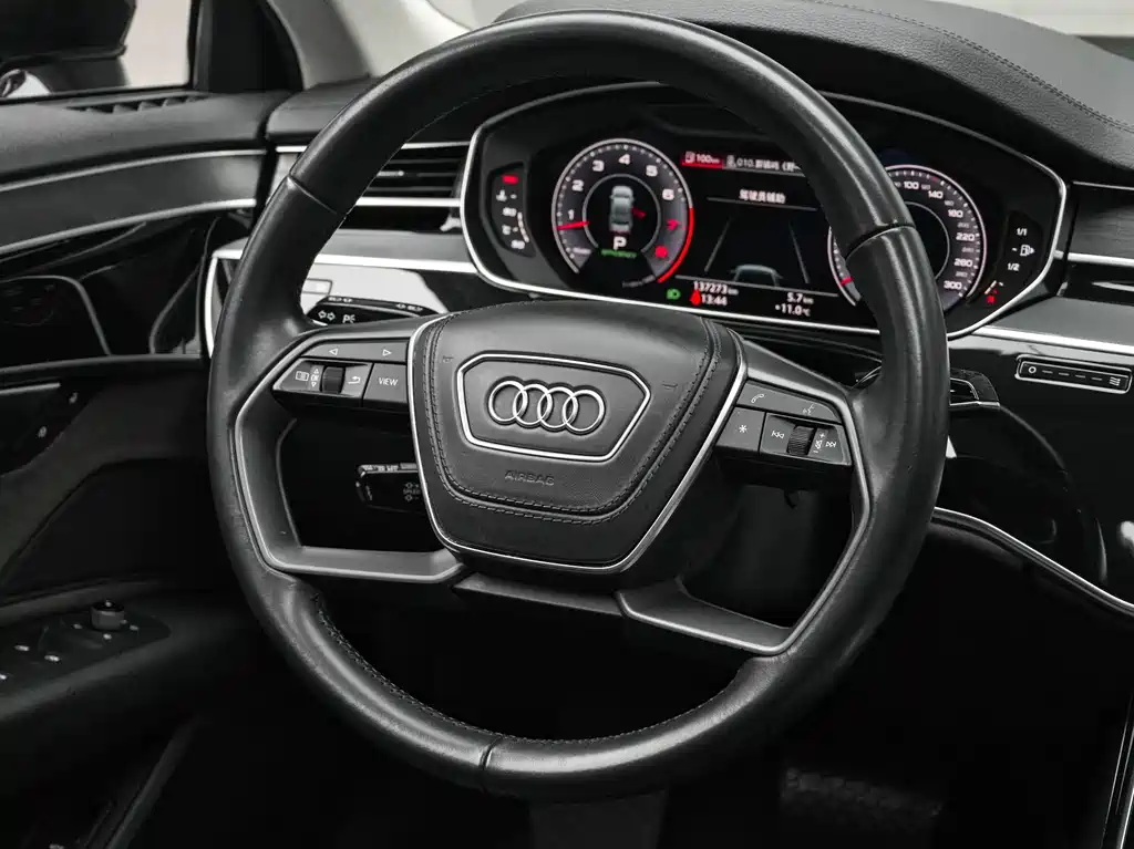 Audi A8 2019 — фото 14